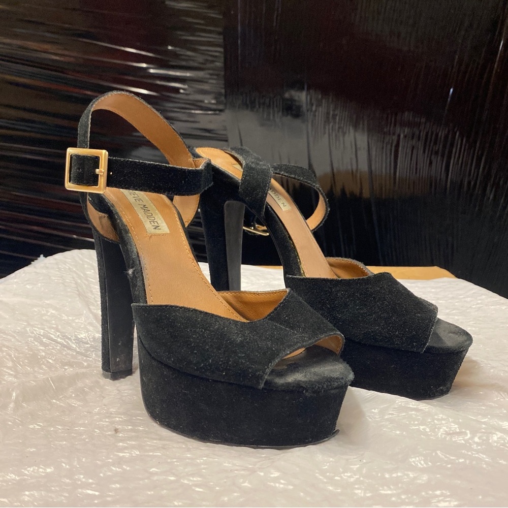 Steve Madden Dynamite Black Suede Platform Sandals with Ankle Strap | Size 7.5